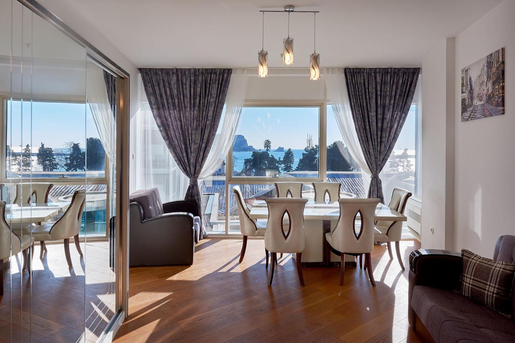 Relax On The First Line In Apartament *